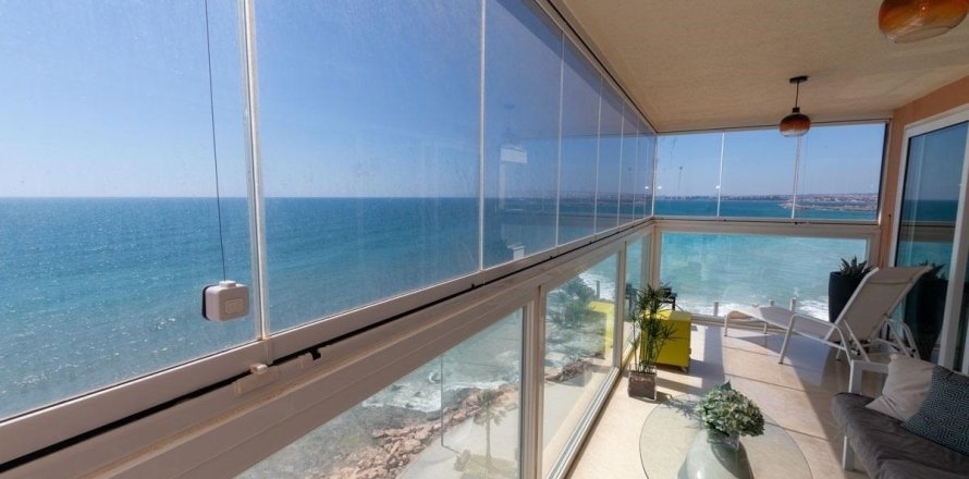 Appartamento a Torrevieja, Alicante, Spagna 3 camere da letto, 122 mq. N° 142800