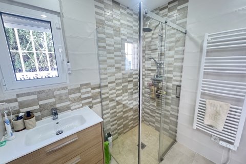 Villa à vendre à Villamartin, Alicante, Espagne, 3 chambres, 150 m2 No. 142803 - photo 25