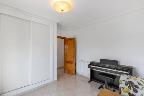 Huvila myytävänä Los Balcones, Alicante, Espanja, 5 makuuhuonetta, 131 m2 No. 116051 - kuva 28