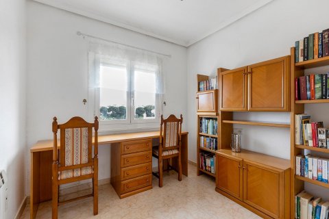 Huvila myytävänä Los Balcones, Alicante, Espanja, 5 makuuhuonetta, 131 m2 No. 116051 - kuva 25