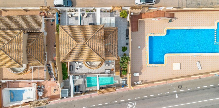 Huvila Los Balcones, Alicante, Espanja 5 makuuhuonetta, 131 m2 No. 116051