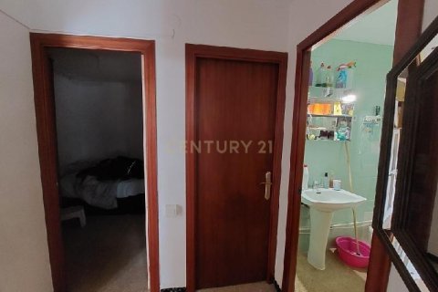 Talo myytävänä Sabadell, Barcelona, Espanja , 71 m2 No. 186562 - kuva 2