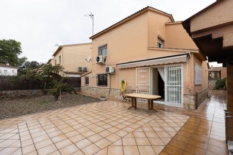 Talo Parets del Vallès, Barcelona, Espanja 4 makuuhuonetta, 134 m2 No. 186563