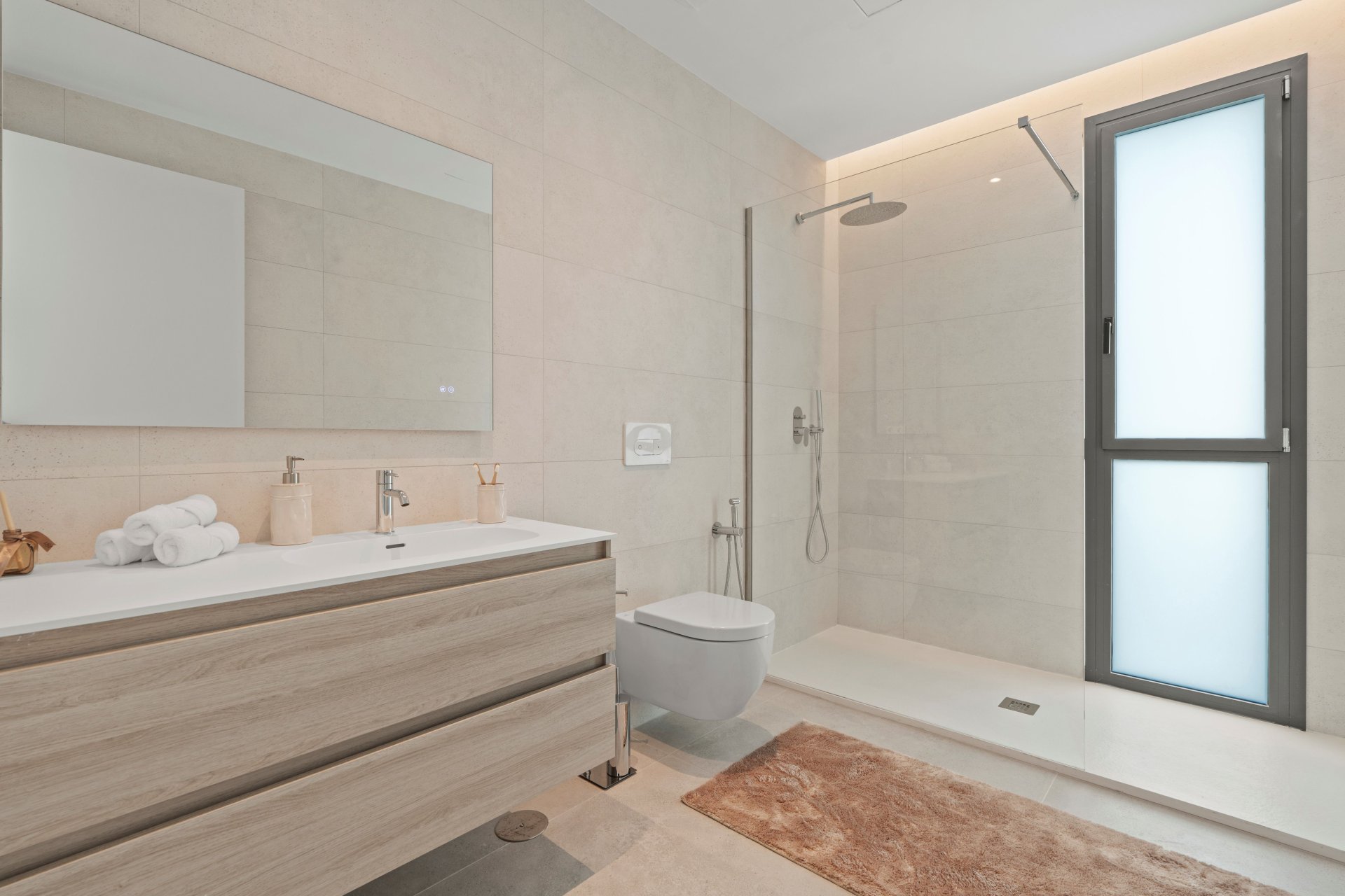 Villa a Benidorm, Alicante, Spagna 3 camere da letto, 386 mq. N° 168130