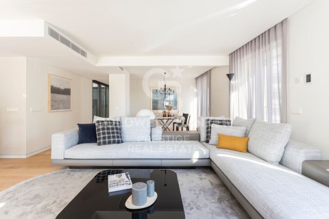 Продажа квартиры в Барселона, Испания 1 спальня, 79м2 №158913 - фото 4