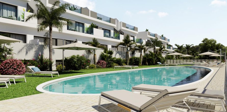 Apartment in Torrevieja, Alicante, Spain 2 bedrooms, 178 sq.m. No. 134643