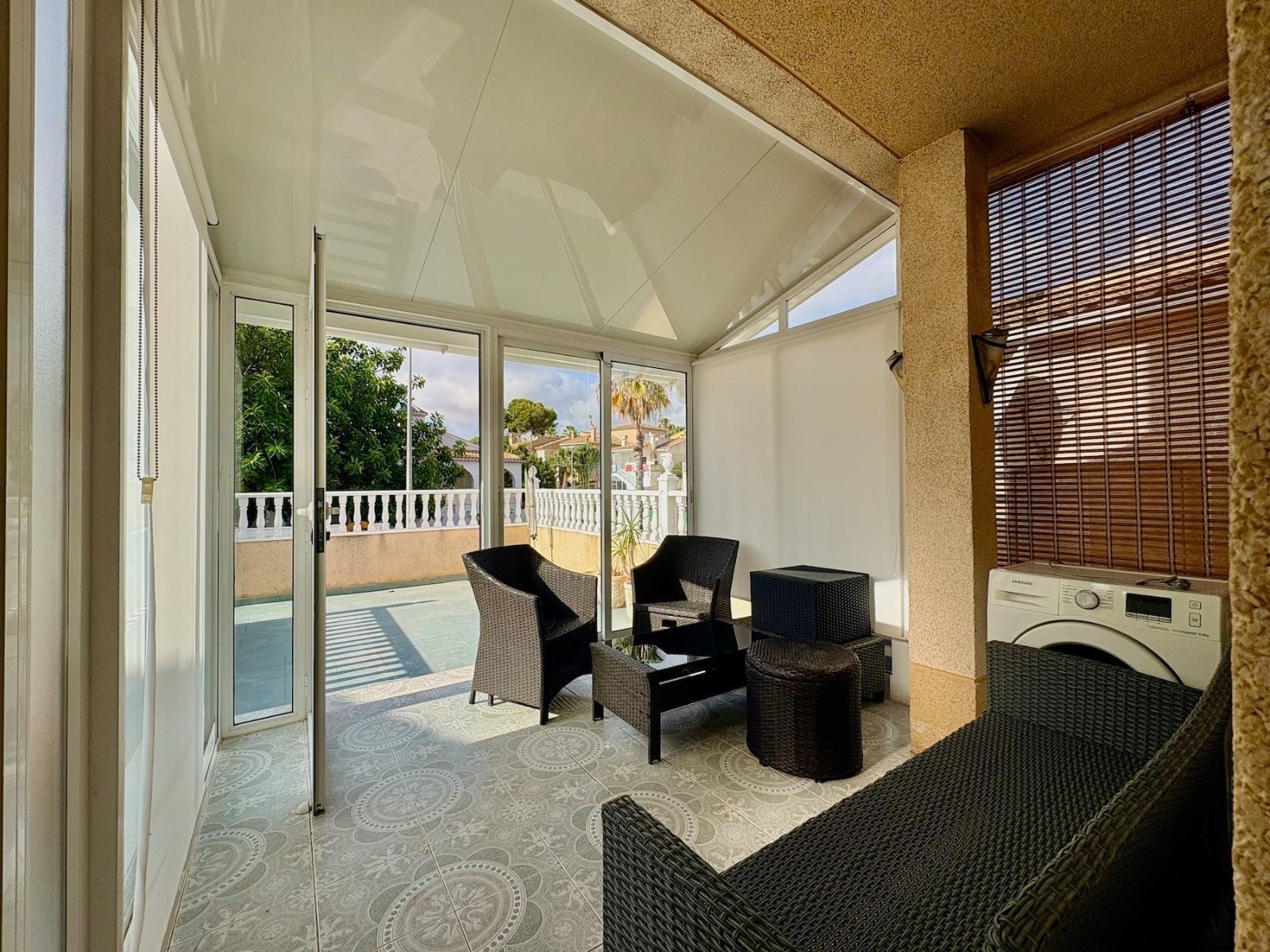 Сasa en Torrevieja, Alicante, España 4 dormitorios, 127 m2 No. 193006