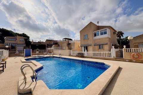 House for sale in Torrevieja, Alicante, Spain 4 bedrooms, 127 sq.m. No. 193006 - photo 2