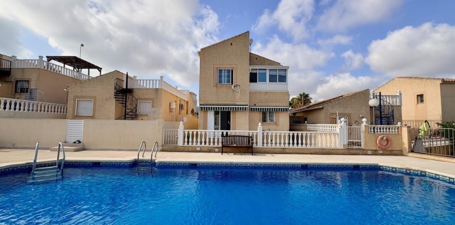 House in Torrevieja, Alicante, Spain 4 bedrooms, 127 sq.m. No. 193006
