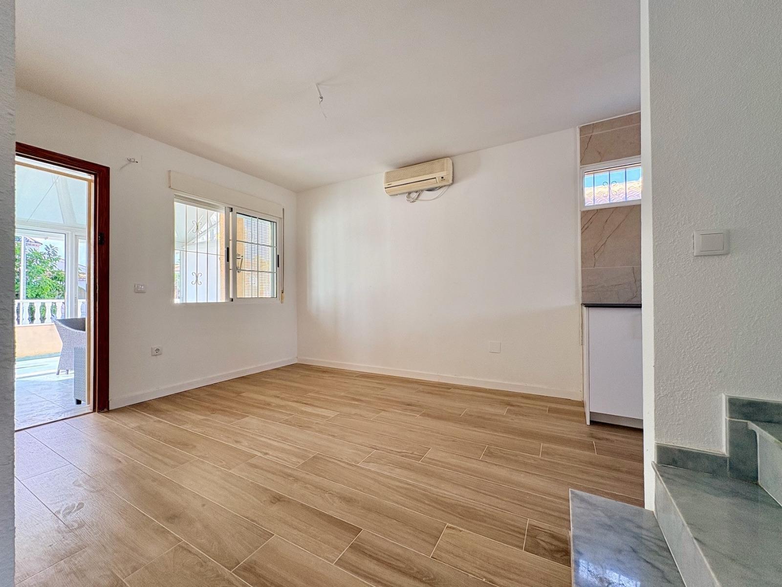 Сasa en Torrevieja, Alicante, España 4 dormitorios, 127 m2 No. 193006