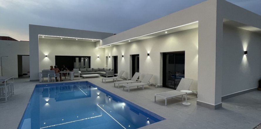 Villa La Romana, Alicante, Spānijā 3 istabas, 153 m2 Nr. 193602