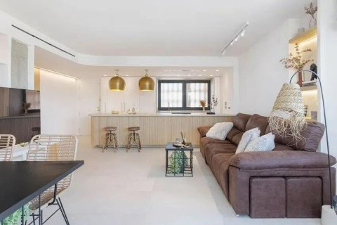 Apartment for sale in Alicante, Spain 3 bedrooms, 110 sq.m. No. 193607 - photo 11