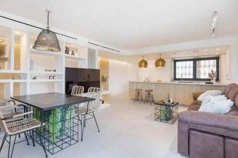 Apartment for sale in Alicante, Spain 3 bedrooms, 110 sq.m. No. 193607 - photo 10