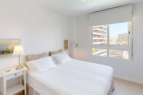Apartment for sale in Alicante, Spain 4 bedrooms, 140 sq.m. No. 193608 - photo 16