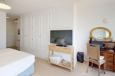 Apartment for sale in Alicante, Spain 4 bedrooms, 140 sq.m. No. 193608 - photo 12
