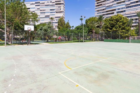 Apartment for sale in Alicante, Spain 4 bedrooms, 140 sq.m. No. 193608 - photo 25