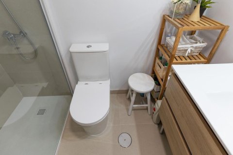 Apartment for sale in Alicante, Spain 4 bedrooms, 140 sq.m. No. 193608 - photo 15