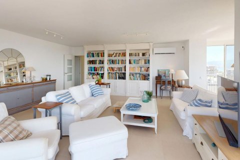 Apartment for sale in Alicante, Spain 4 bedrooms, 140 sq.m. No. 193608 - photo 8