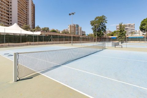 Apartment for sale in Alicante, Spain 4 bedrooms, 140 sq.m. No. 193608 - photo 24