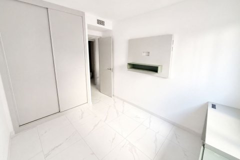 Apartment for sale in Alicante, Spain 4 bedrooms, 165 sq.m. No. 193606 - photo 10