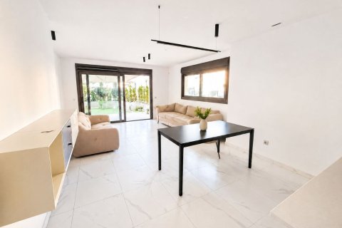 Apartment for sale in Alicante, Spain 4 bedrooms, 165 sq.m. No. 193606 - photo 2