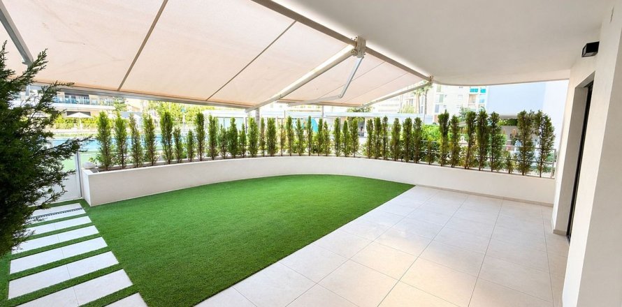 Apartment in Alicante, Spain 4 bedrooms, 165 sq.m. No. 193606