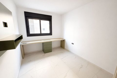 Apartment for sale in Alicante, Spain 4 bedrooms, 165 sq.m. No. 193606 - photo 19