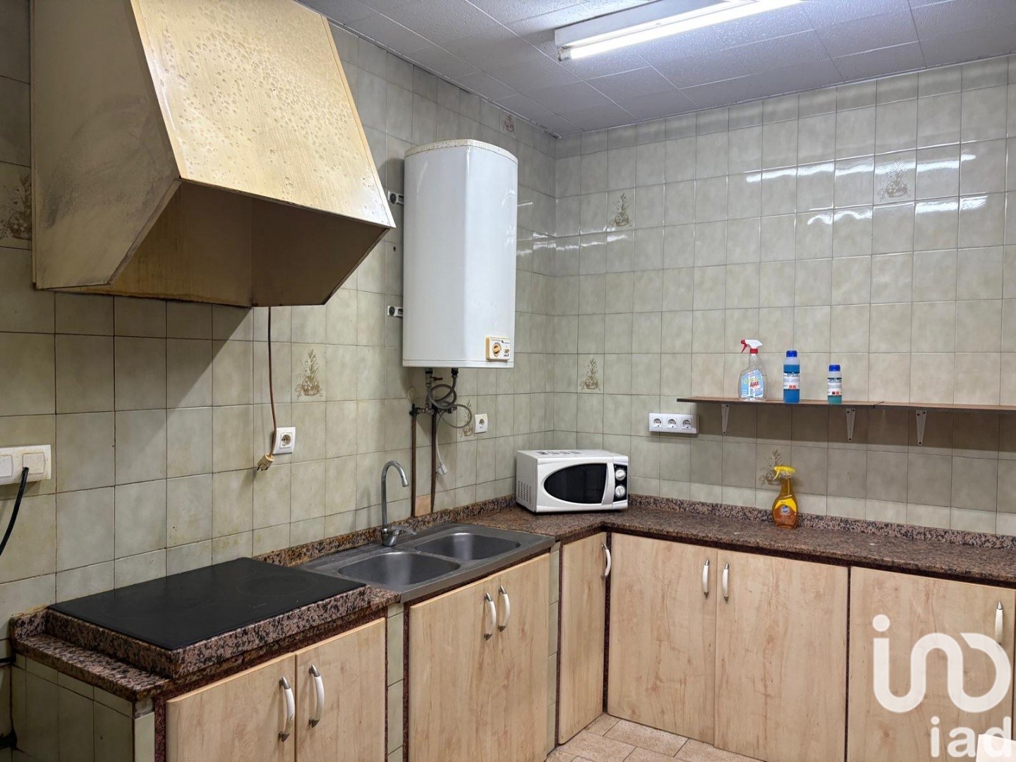 Commercial property in Aviles, Asturias, Spain 76 sq.m. No. 185640