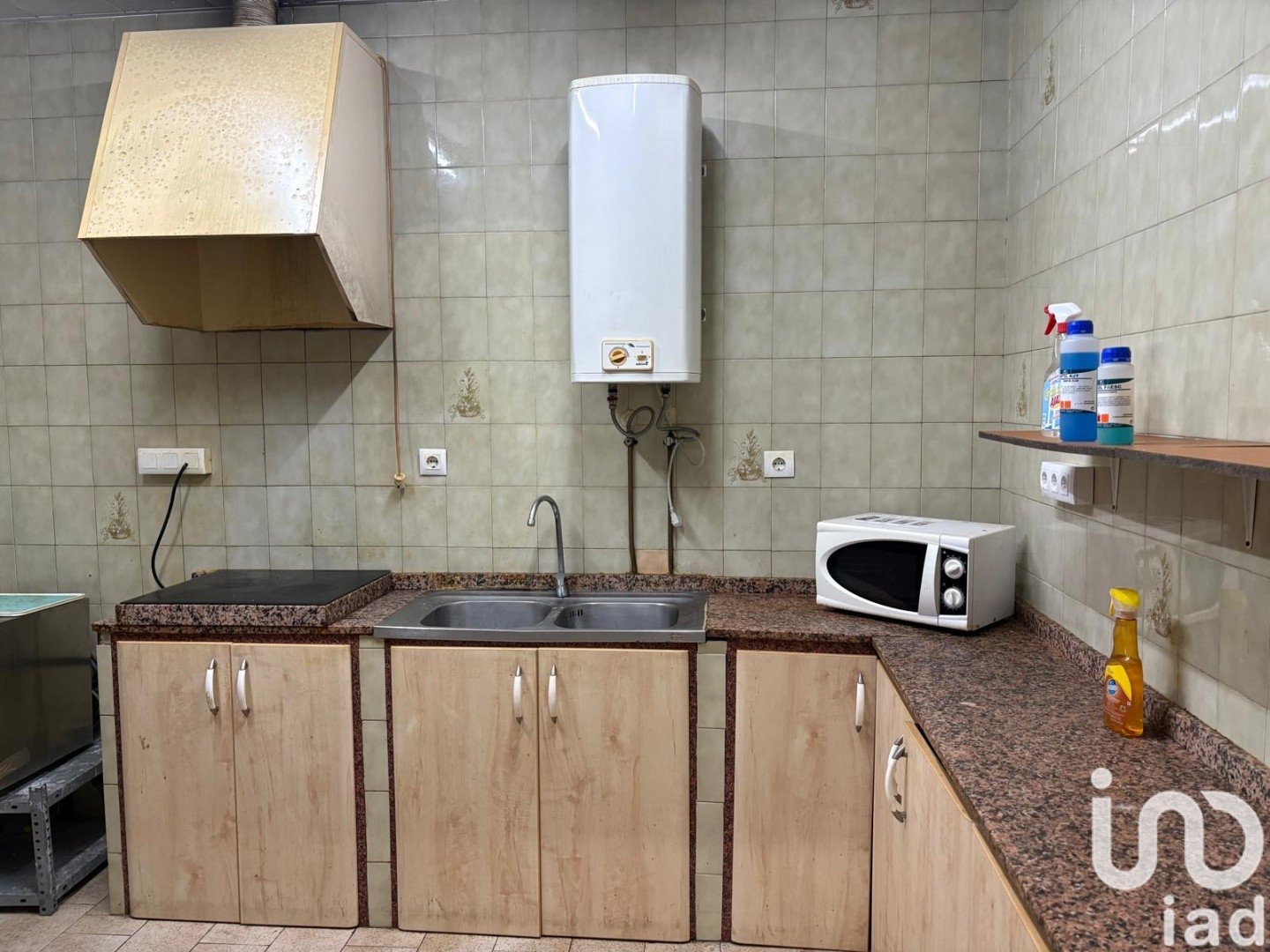 Commercial property in Aviles, Asturias, Spain 76 sq.m. No. 185640