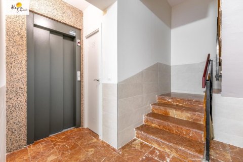Huoneisto myytävänä Alicante, Espanja, 3 makuuhuonetta, 88 m2 No. 165799 - kuva 23