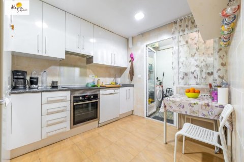 Huoneisto myytävänä Alicante, Espanja, 3 makuuhuonetta, 88 m2 No. 165799 - kuva 21
