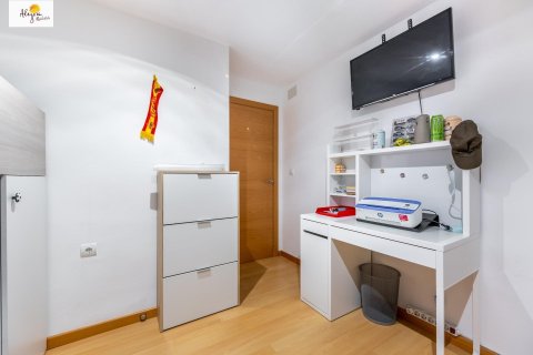 Huoneisto myytävänä Alicante, Espanja, 3 makuuhuonetta, 88 m2 No. 165799 - kuva 16