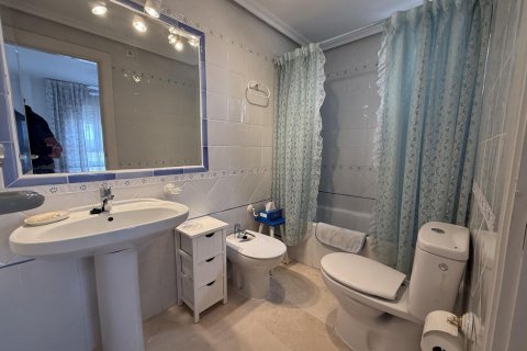 Huoneisto myytävänä Dehesa De Campoamor, Alicante, Espanja, 2 makuuhuonetta, 82 m2 No. 181152 - kuva 9