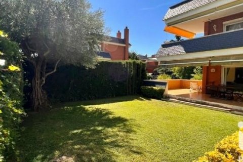 Appartamento a Sant Andreu de Llavaneres, Barcelona, Spagna 4 camere da letto, 243 mq. N° 172107