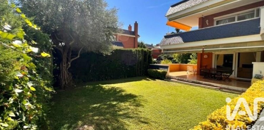 Appartamento a Sant Andreu de Llavaneres, Barcelona, Spagna 4 camere da letto, 243 mq. N° 172107