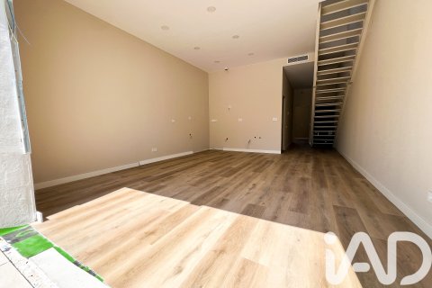 Dúplex en venta en Sabadell, Barcelona, España 3 dormitorios, 123 m2 No. 172112 - foto 8