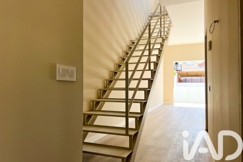 Dúplex en venta en Sabadell, Barcelona, España 3 dormitorios, 123 m2 No. 172112 - foto 2