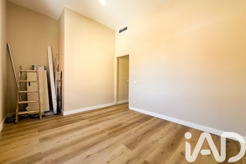 Dúplex en venta en Sabadell, Barcelona, España 3 dormitorios, 123 m2 No. 172112 - foto 16