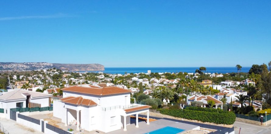 Вилла в Хавеа, Аликанте, Испания 4 спальни, 223м2 №99834