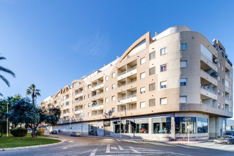 Apartament w Torrevieja, Alicante, Hiszpania 2 sypialnie, 65 mkw. nr 161067 – zdjęcie 2