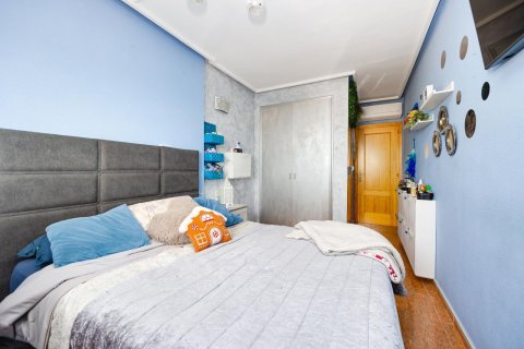 Apartament w Torrevieja, Alicante, Hiszpania 2 sypialnie, 65 mkw. nr 161067 – zdjęcie 23