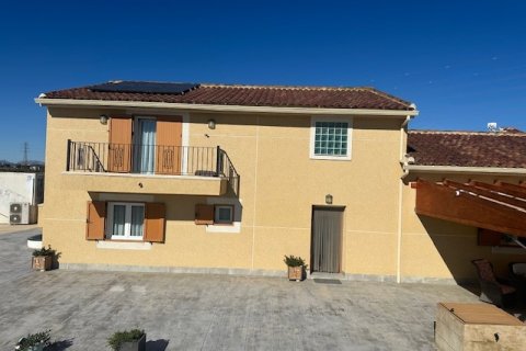 Продажа финки в Сан-Мигель-де-Салинас, Аликанте, Испания 5 спален, №146432 - фото 1