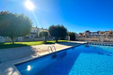 Kamienica w Torrevieja, Alicante, Hiszpania 3 sypialnie, 65 mkw. nr 146430 – zdjęcie 8