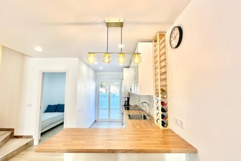 Kamienica w Torrevieja, Alicante, Hiszpania 3 sypialnie, 65 mkw. nr 146430 – zdjęcie 13