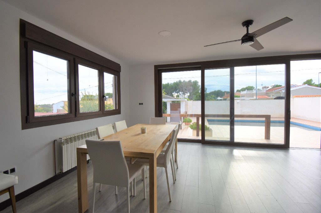 Вилла в Пинар де Камповерде, Аликанте, Испания 4 спальни, 150м2 №144797