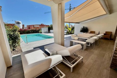 Villa for sale in Alicante, Spain 2 bedrooms, 132 sq.m. No. 149092 - photo 20