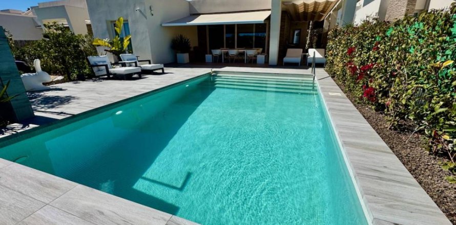 Villa in Alicante, Spain 2 bedrooms, 132 sq.m. No. 149092