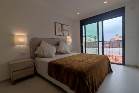 Huoneisto myytävänä Los Alcazares, Murcia, Espanja, 2 makuuhuonetta, 76 m2 No. 149095 - kuva 4