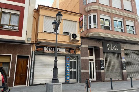 Сasa en venta en Guardamar del Segura, Alicante, España 3 dormitorios, 200 m2 No. 149091 - foto 2