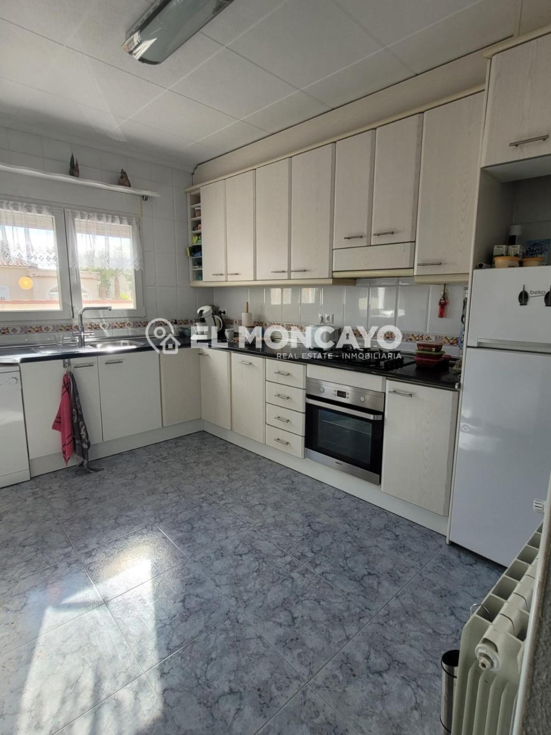 Villa a San Fulgencio, Alicante, Spagna 3 camere da letto, 212 mq. N° 149094